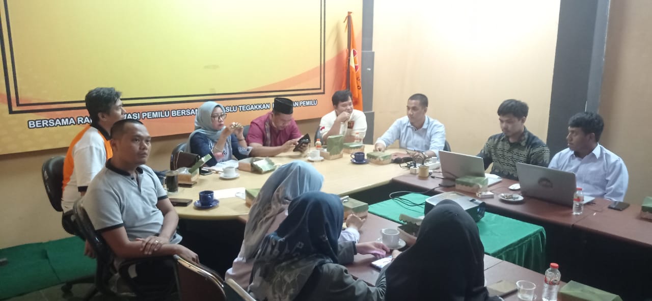 BAWASLU TARAKAN GANDENG AKADEMISI SEBAGAI JURI LOMBA DEBAT